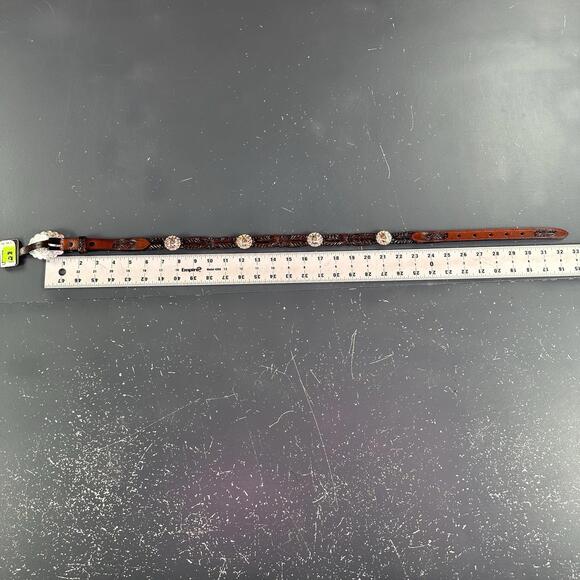 Nocona Belt Youth Girl 26 Tan Leather Tooled Floral Conch Ribbon Fits 25-29" NWT - Picture 4 of 7